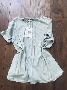 Magnolia Pearl Europa Tee 1411 in Dove: Preloved